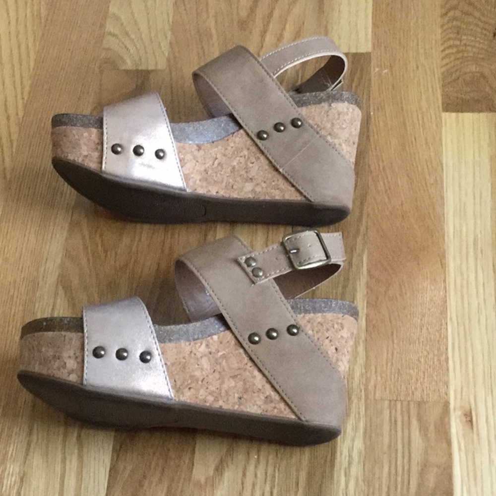 Sugar Jeffery Cork Wedge - Like New - Picture 5 of 8